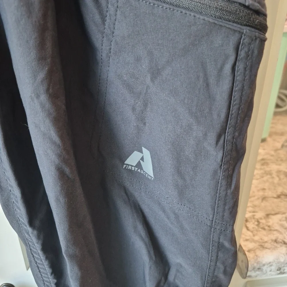 Eddie Bauer Cropped Hiking Pants Womens Size 12 Ruched Legs Black - Picture 2 of 12